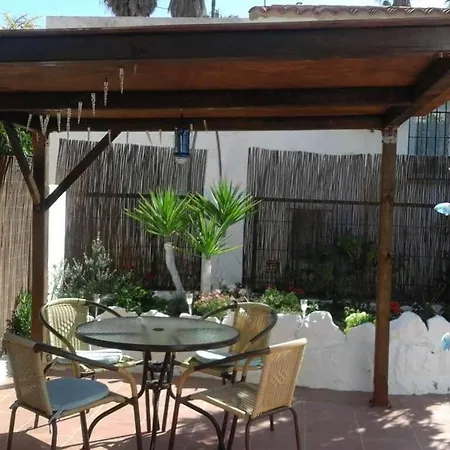 Primavera Bed And Breakfast. Bed & Breakfast L'Alfas del Pi